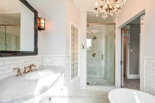 Additional image 33 of 19 Roland St