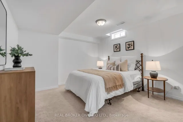 Additional image 46 of 1036 Hemstreet Cres