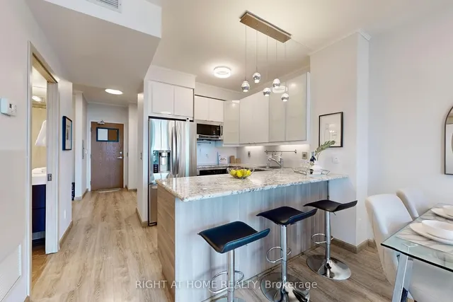 Additional image 4 of 219 Fort York Blvd Unit 2205