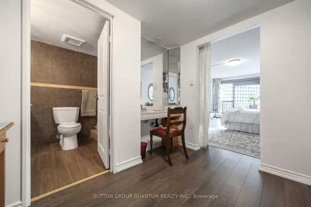 Additional image 25 of 55 Harbour Sq Unit 1113