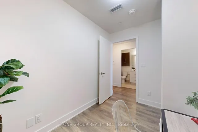 Additional image 26 of 188 Fairview Mall Dr Unit 516