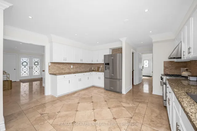 Additional image 8 of 2728 Guilford Cres