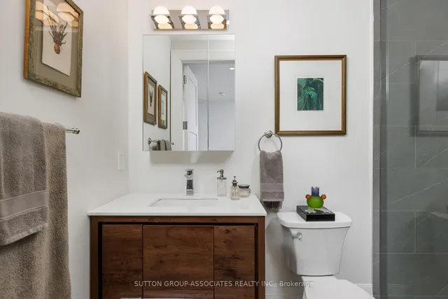 Additional image 28 of 38 Howland Ave