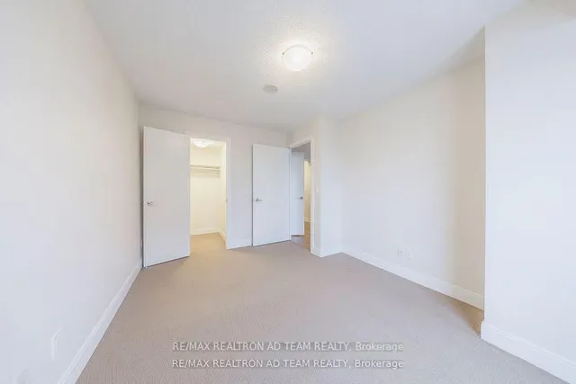 Additional image 16 of 125 Village Green Sq Unit 706