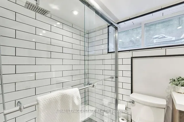 Additional image 39 of 16 Firstbrooke Rd