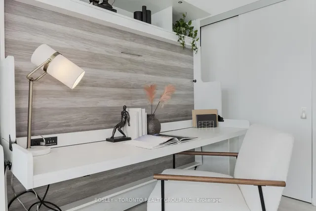 Additional image 32 of 197 Yonge St Unit 3909