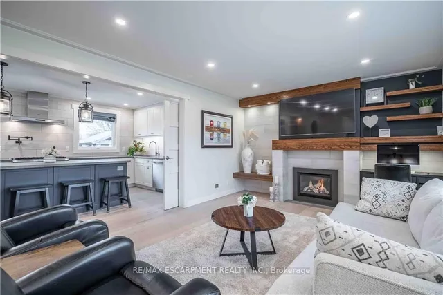 Additional image 11 of 56 Oakley Crt