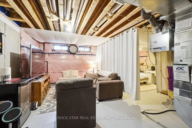 Additional image 25 of 1560 Moira Cres