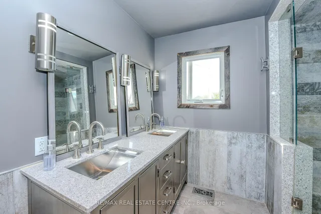 Additional image 32 of 14 Royce Ave