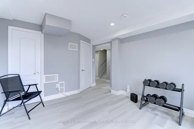 Additional image 25 of 10 Menoke Crt