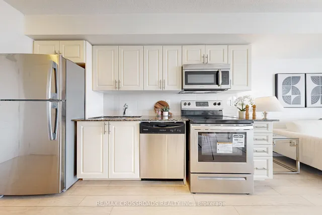 Additional image 12 of 3091 Dufferin St Unit 1402