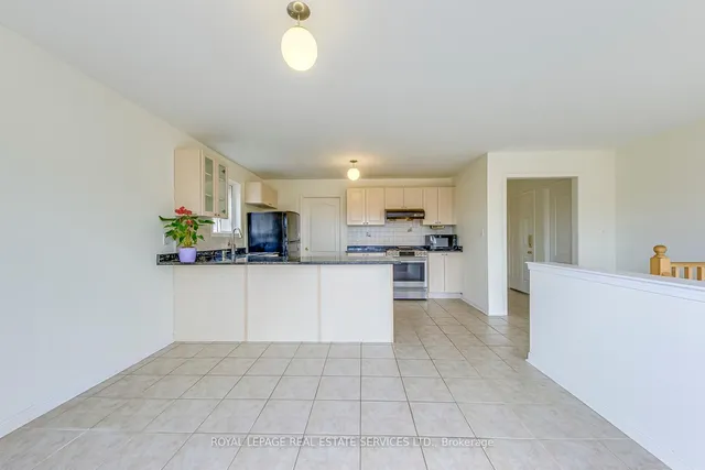 Additional image 21 of 1652 Allan Cres