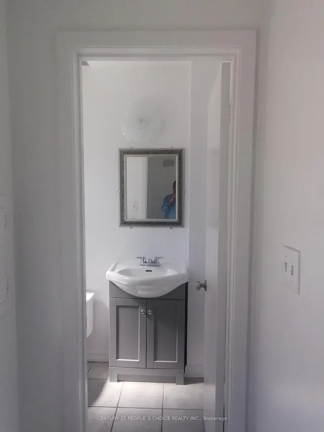 Additional image 9 of 17 Gosford Blvd Unit 9