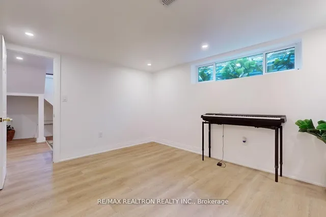 Additional image 26 of 43 Beckett Ave