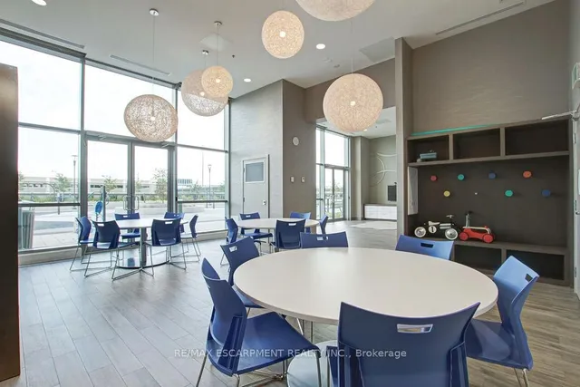 Additional image 24 of 2093 Fairview St Unit 1504