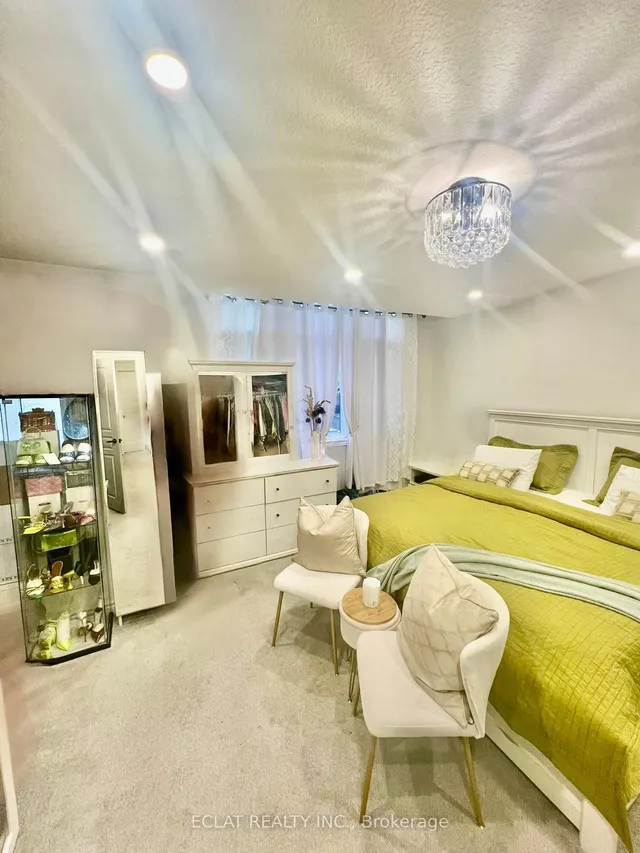 Additional image 21 of 23 Riehm St