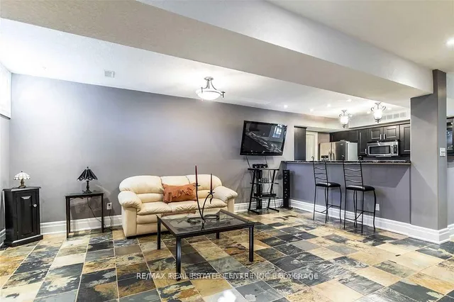 Additional image 28 of 125 Stokes Tr