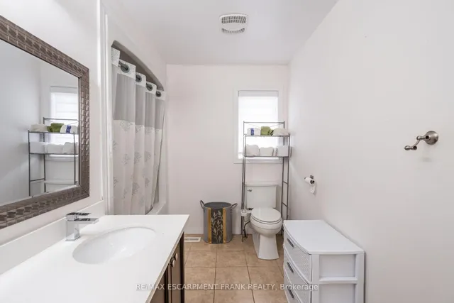 Additional image 23 of 36 Showcase Dr