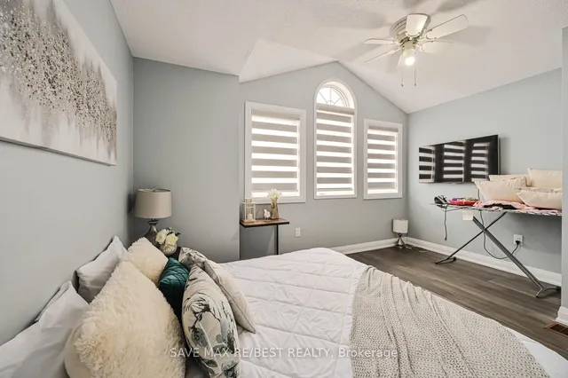 Additional image 33 of 29 Baccarat Cres