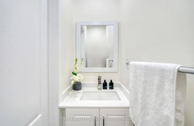 Additional image 29 of 8 Luminous Crt