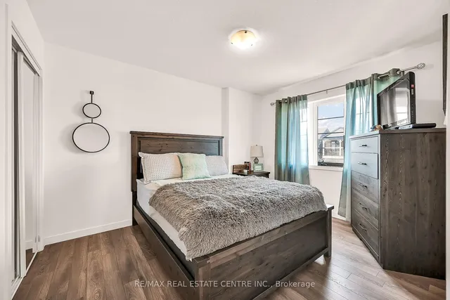 Additional image 30 of 18 Scarletwood St