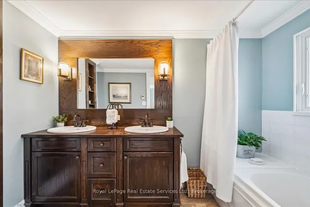 Additional image 32 of 246 Albion Ave