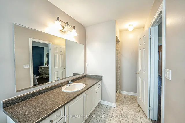 Additional image 28 of 32 Crystalview Cres