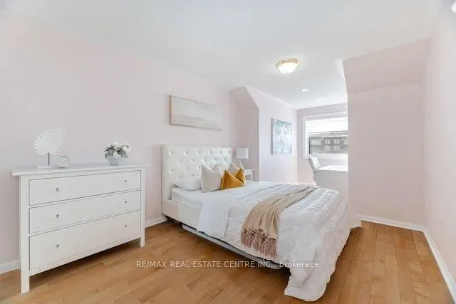 Additional image 24 of 643 Hamilton Cres