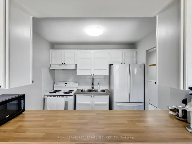 Additional image 10 of 1008 Falgarwood Dr Unit 5