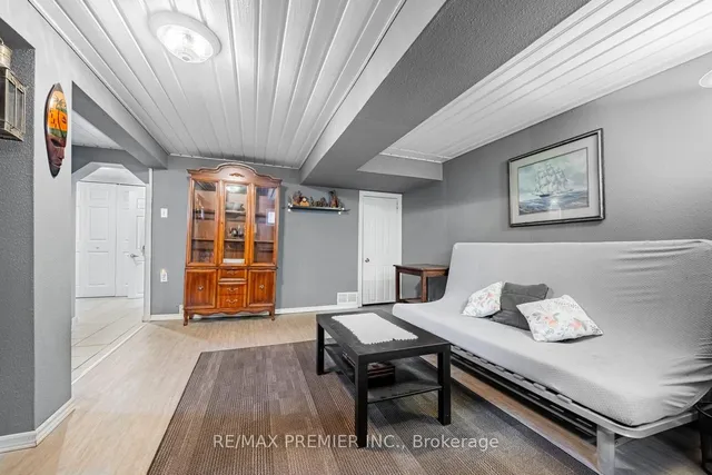 Additional image 20 of 32 Genthorn Ave