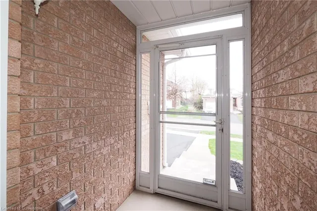 Additional image 5 of 211 Misty Crt