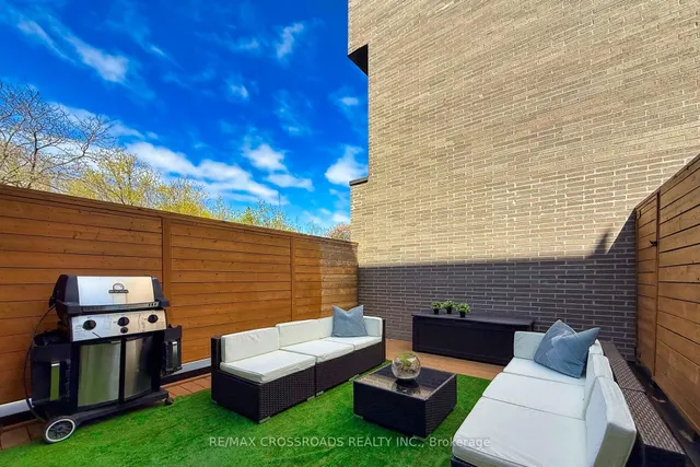 Additional image 14 of 536A Eglinton Ave