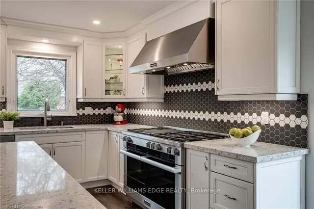 Additional image 33 of 2233 Towne Blvd