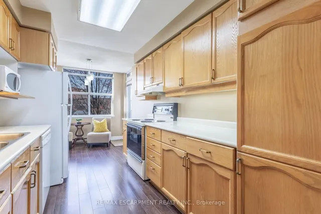 Additional image 6 of 2199 Sixth Line Unit 314