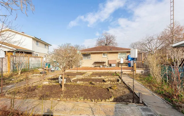 Additional image 34 of 67 Sutherland Ave