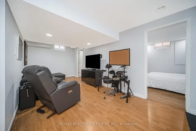 Additional image 41 of 36 Lockwood Rd