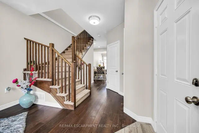 Additional image 6 of 8 Charleswood Cres