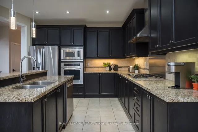 Additional image 24 of 476 Laundon Terr