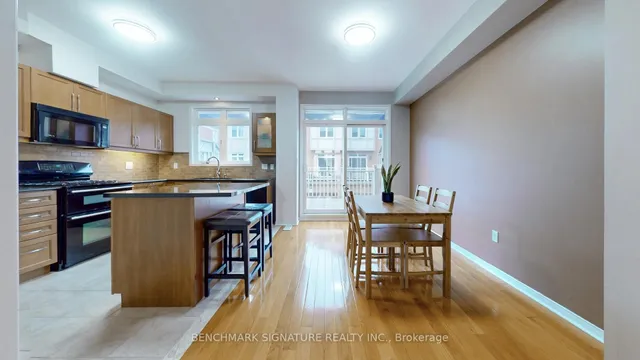 Additional image 12 of 73 Stagecoach Circ