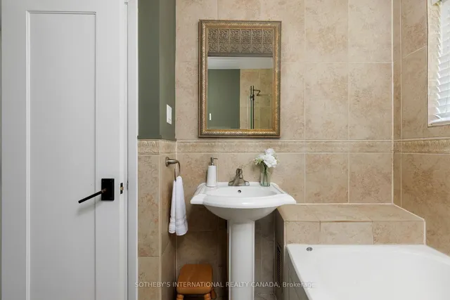 Additional image 26 of 14 Plumbstead Crt