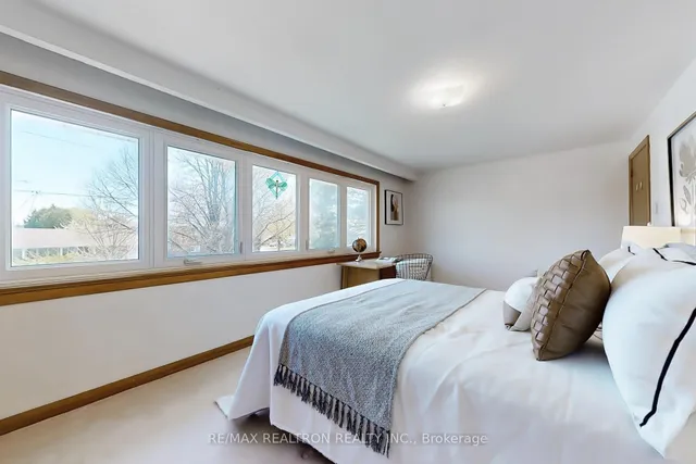 Additional image 16 of 4 Amulet St