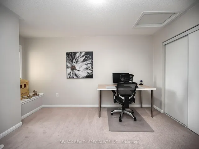 Additional image 46 of 82 Suitor Crt