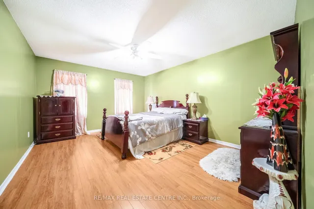 Additional image 32 of 11 Moorehead Cres