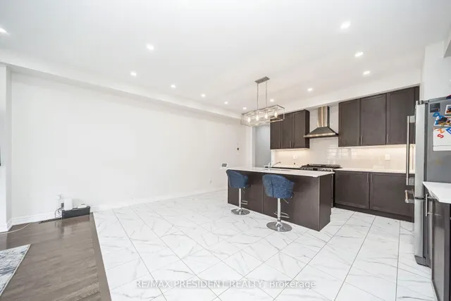 Additional image 18 of 25 Adventura Rd