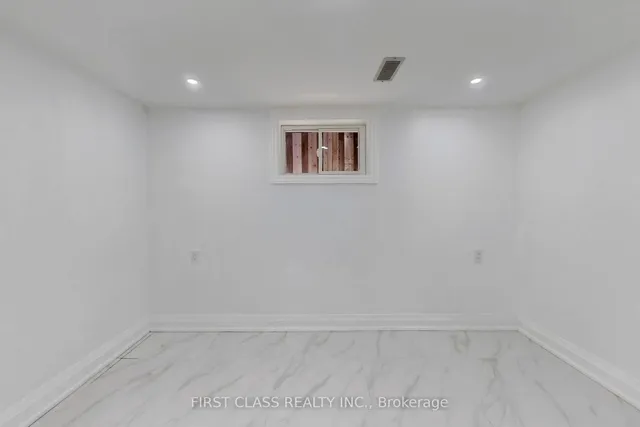 Additional image 37 of 2950 Bayview Ave