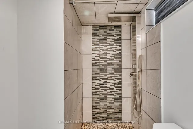 Additional image 33 of 420 Harvie Ave