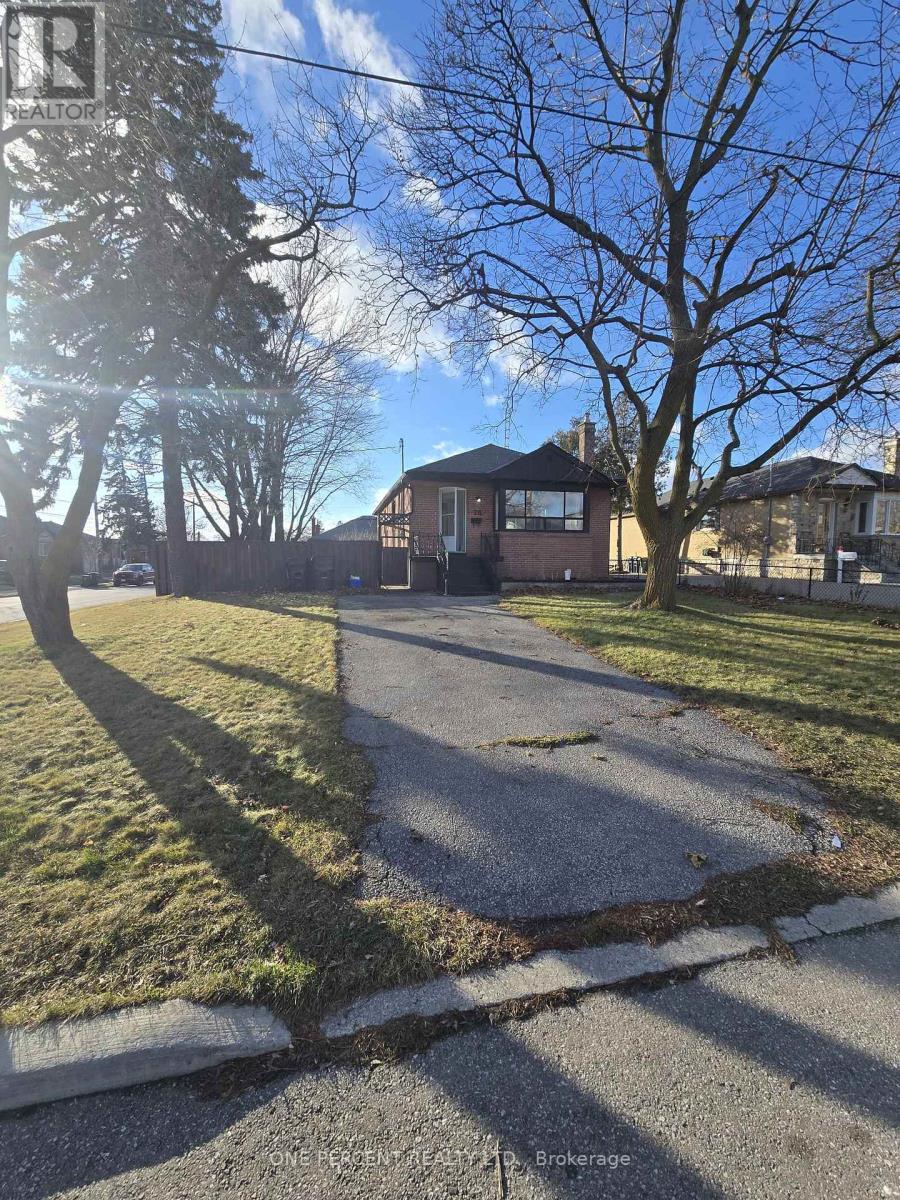 70 BUNNELL CRESCENT|Toronto (Downsview-Roding-CFB), Ontario M3M2C1