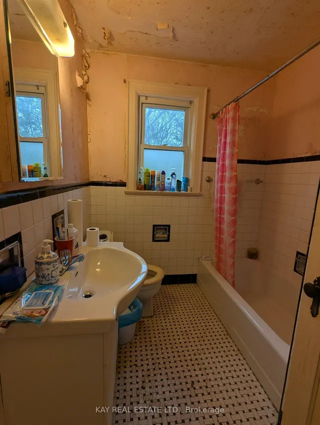 Additional image 10 of 9 Romana Dr