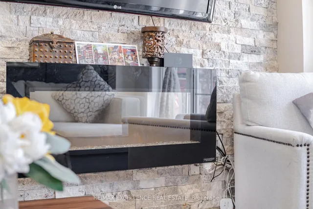 Additional image 9 of 4950 Albina Way Unit 148