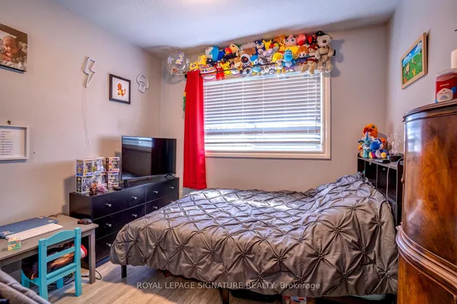 Additional image 19 of 48 Lawndale Cres